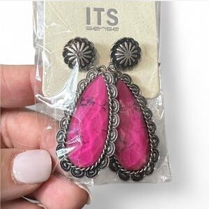 Antiqued ‎ Pendant Earrings